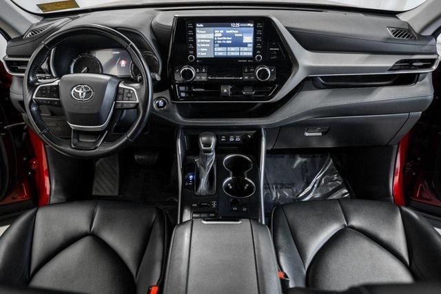 used 2022 Toyota Highlander car, priced at $34,000