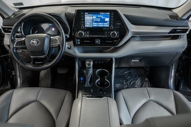 used 2021 Toyota Highlander car, priced at $33,500