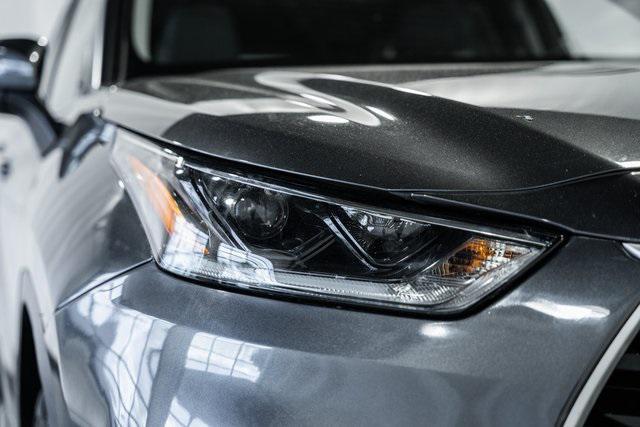used 2021 Toyota Highlander car, priced at $33,500