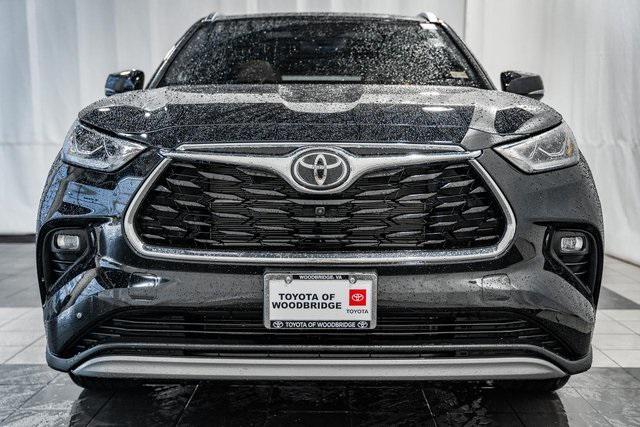 used 2025 Toyota Highlander Hybrid car, priced at $56,000