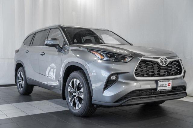new 2025 Toyota Highlander car, priced at $47,323