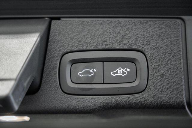 used 2022 Volvo XC60 car, priced at $38,000