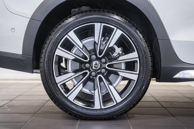 used 2023 Volvo V60 Cross Country car, priced at $41,000