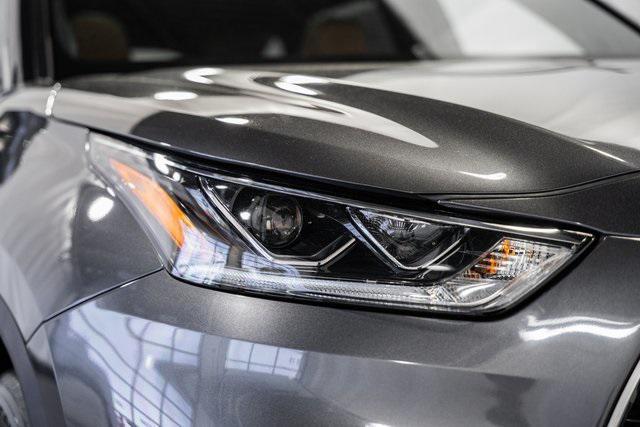 used 2022 Toyota Highlander car, priced at $39,500
