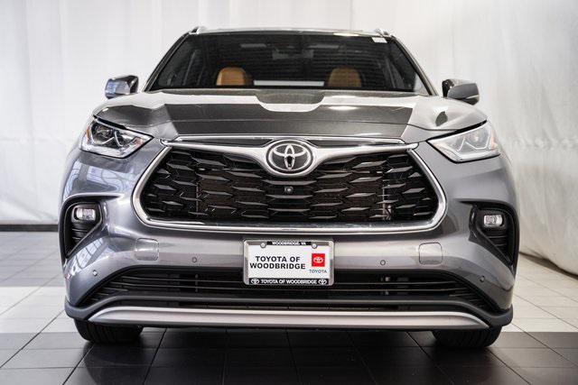 used 2022 Toyota Highlander car, priced at $39,500