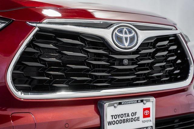 used 2020 Toyota Highlander Hybrid car, priced at $42,500