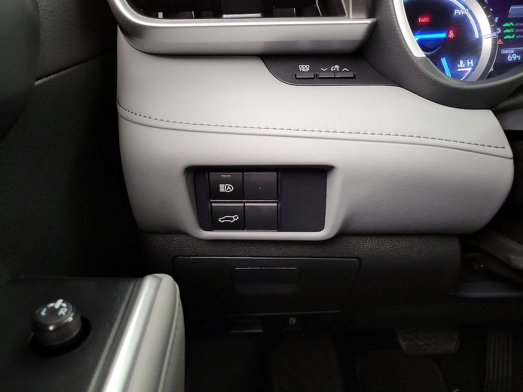 used 2021 Toyota Highlander Hybrid car, priced at $39,998
