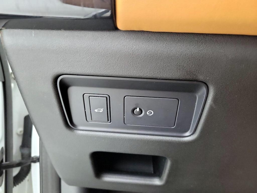 used 2019 Land Rover Discovery car, priced at $31,998