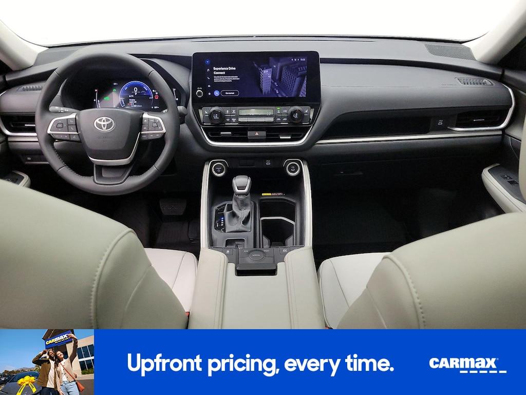 used 2025 Toyota Grand Highlander car, priced at $55,998