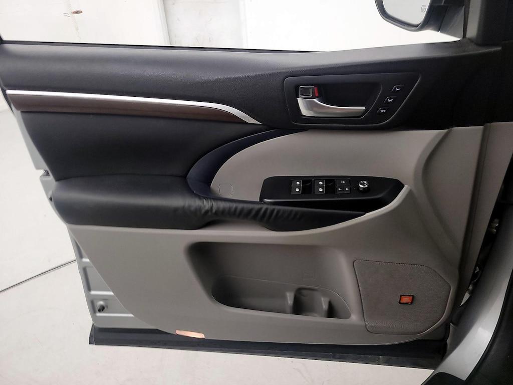 used 2015 Toyota Highlander Hybrid car, priced at $24,998