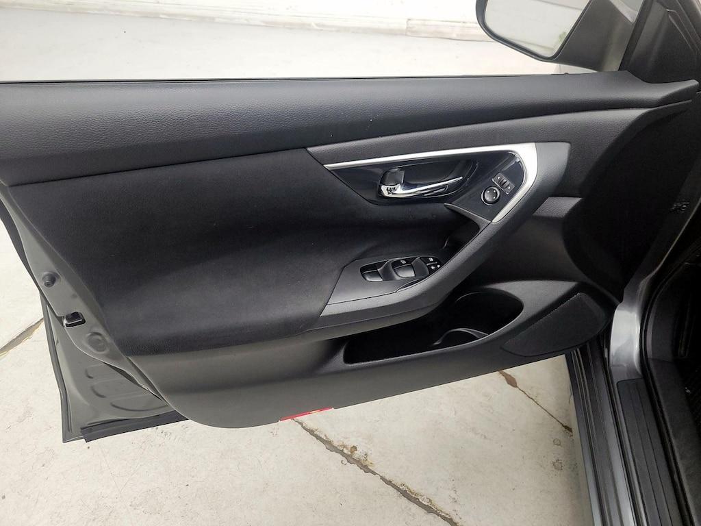 used 2014 Nissan Altima car, priced at $13,998