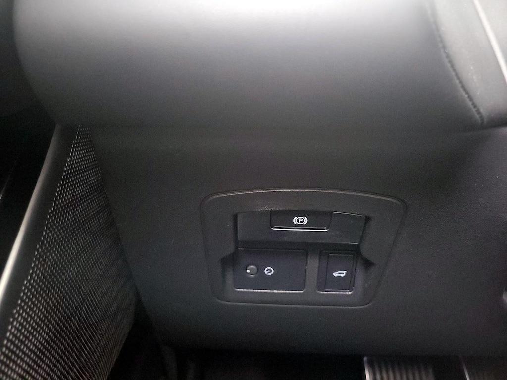 used 2020 Land Rover Range Rover Velar car, priced at $37,998