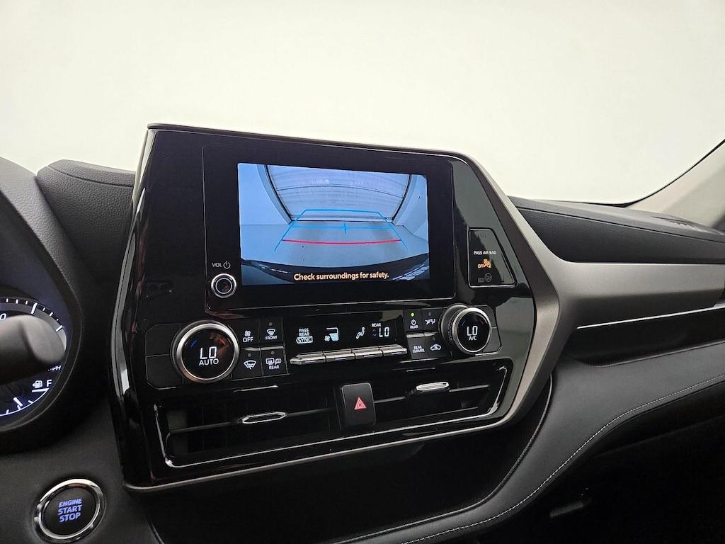 used 2023 Toyota Highlander car, priced at $35,998