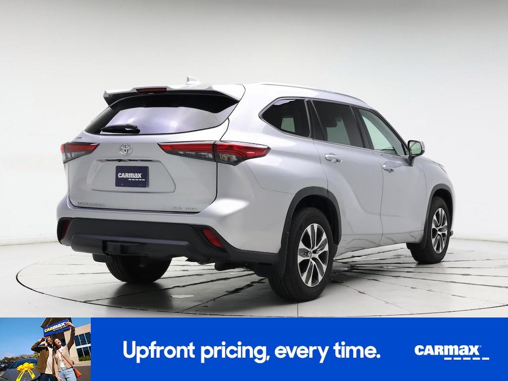 used 2021 Toyota Highlander car, priced at $26,998