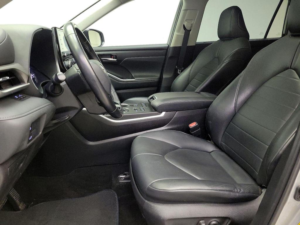 used 2021 Toyota Highlander car, priced at $26,998