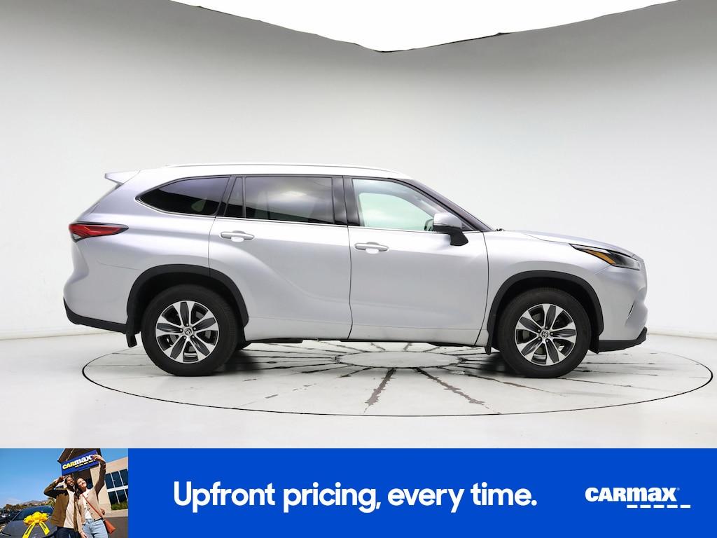 used 2021 Toyota Highlander car, priced at $26,998