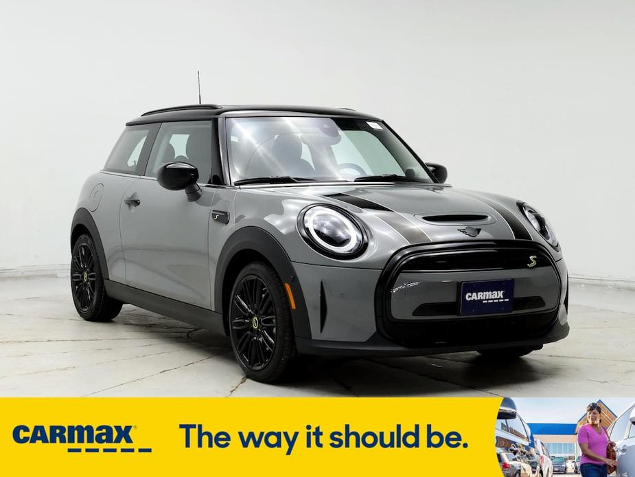 used 2023 MINI SE Hardtop car, priced at $24,998