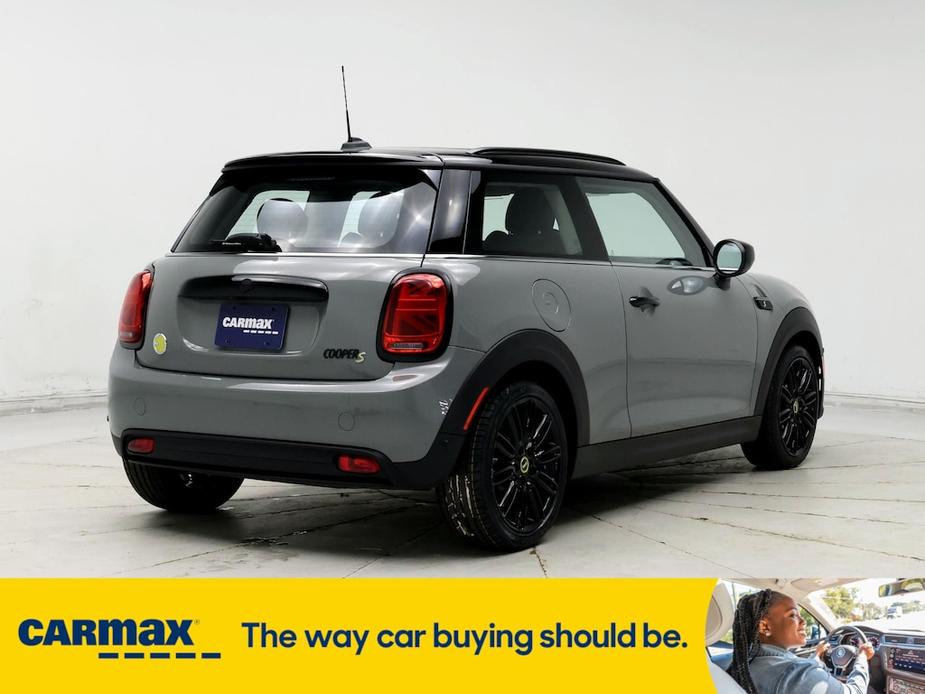 used 2023 MINI SE Hardtop car, priced at $24,998