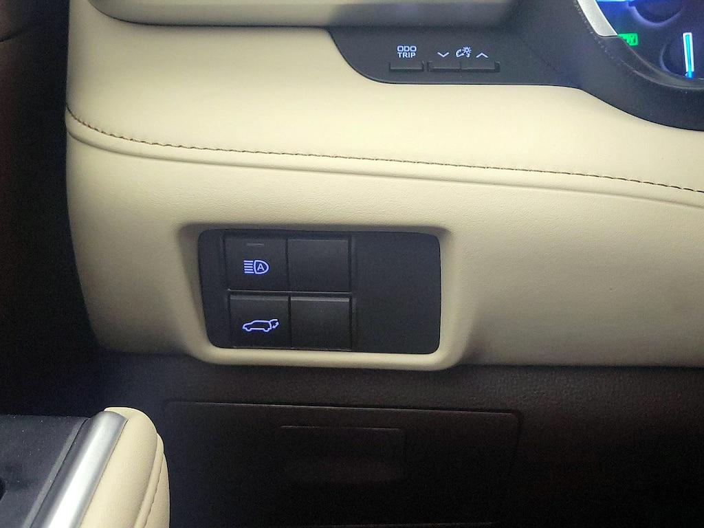 used 2021 Toyota Highlander Hybrid car, priced at $33,998