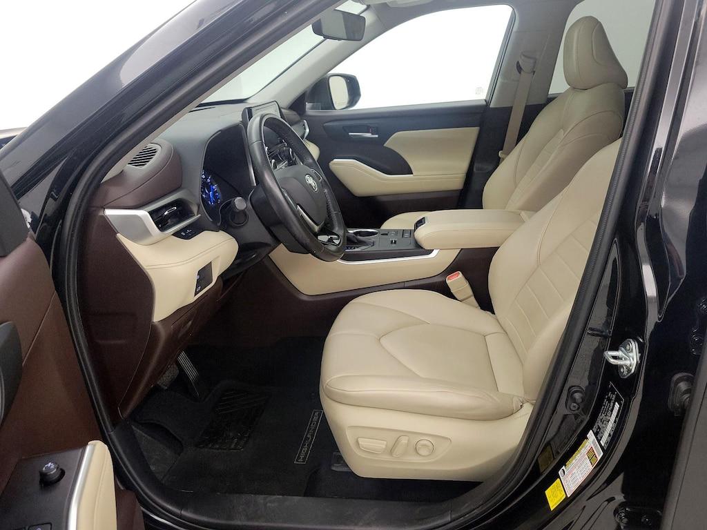 used 2021 Toyota Highlander Hybrid car, priced at $33,998