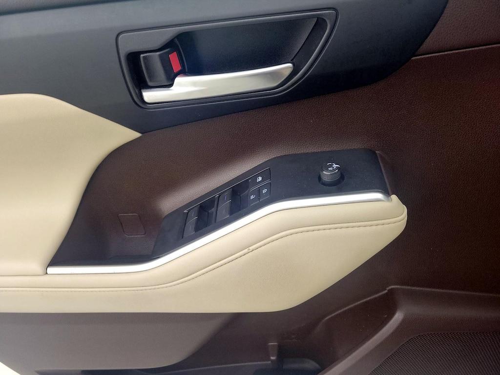 used 2021 Toyota Highlander Hybrid car, priced at $33,998