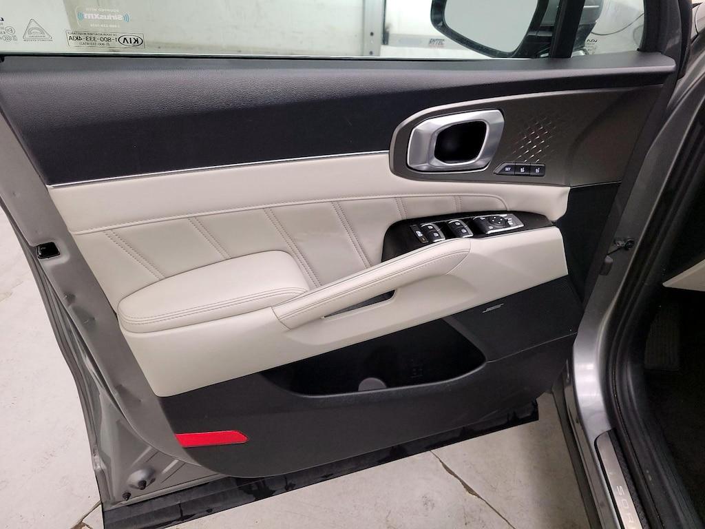 used 2022 Kia Sorento Plug-In Hybrid car, priced at $29,998