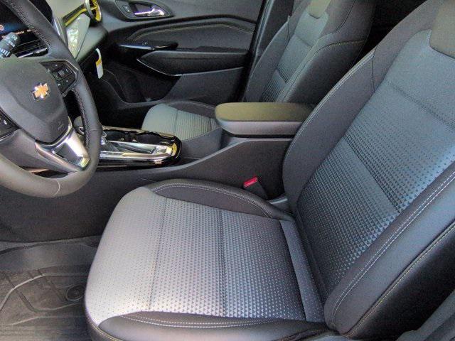 new 2025 Chevrolet Trax car, priced at $26,169