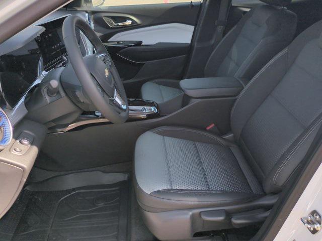 new 2025 Chevrolet Trax car, priced at $25,274