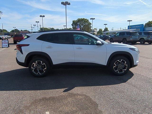 new 2025 Chevrolet Trax car, priced at $25,274