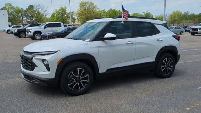 new 2025 Chevrolet TrailBlazer car, priced at $30,899