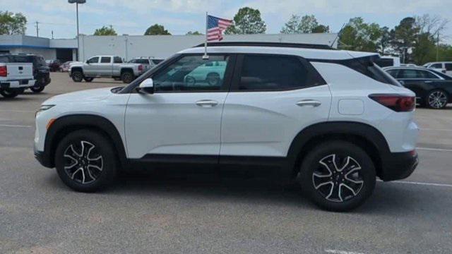 new 2025 Chevrolet TrailBlazer car, priced at $30,899