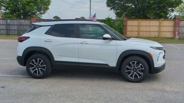 new 2025 Chevrolet TrailBlazer car, priced at $30,899