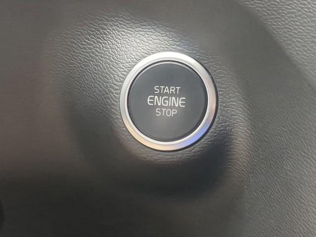 used 2022 Volvo XC40 car, priced at $18,783