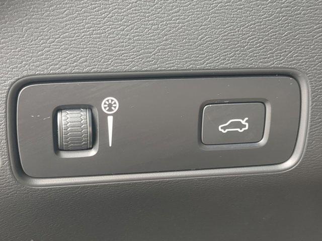 used 2022 Volvo XC40 car, priced at $18,783