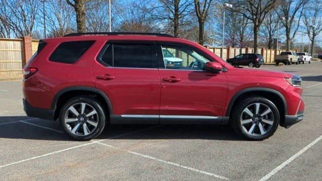used 2025 Honda Pilot car, priced at $44,559