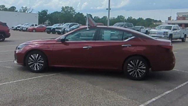 used 2024 Nissan Altima car, priced at $22,348