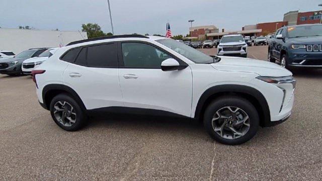 new 2025 Chevrolet Trax car, priced at $25,274