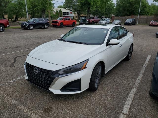 used 2023 Nissan Altima car, priced at $25,820