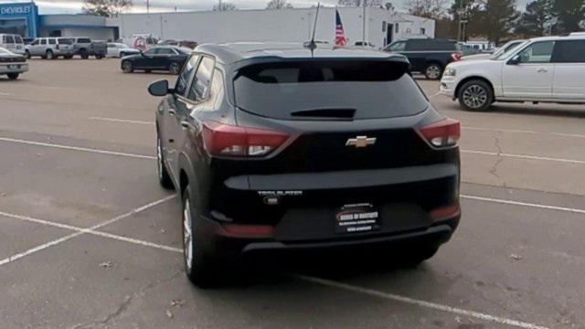 new 2025 Chevrolet TrailBlazer car, priced at $24,753