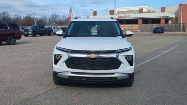 new 2025 Chevrolet TrailBlazer car, priced at $28,117