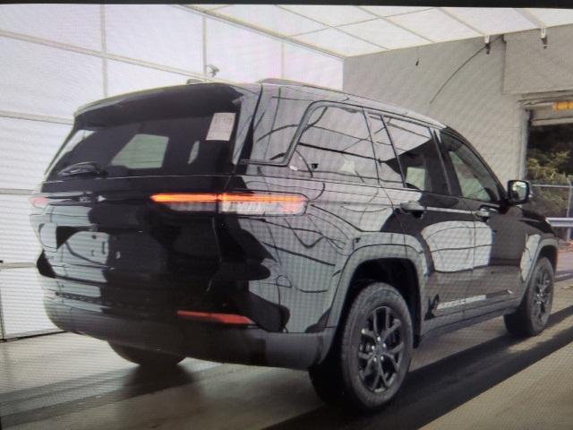 used 2024 Jeep Grand Cherokee car, priced at $38,316