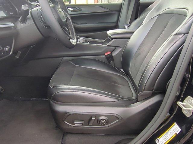 used 2024 Jeep Grand Cherokee car, priced at $36,992