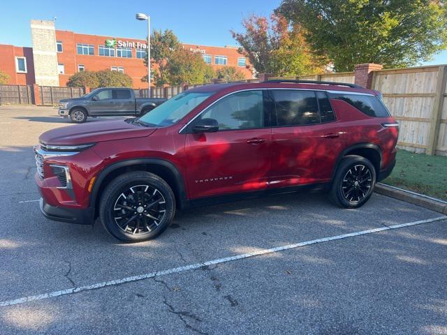 used 2025 Chevrolet Traverse car, priced at $38,677