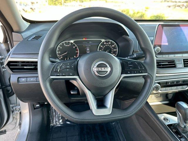 used 2023 Nissan Altima car, priced at $25,995