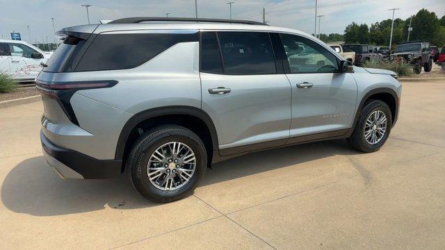 used 2025 Chevrolet Traverse car, priced at $42,995