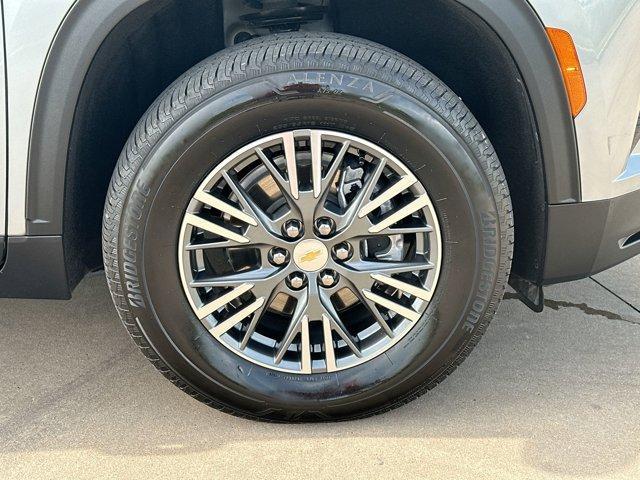 used 2024 Chevrolet Traverse car, priced at $42,995