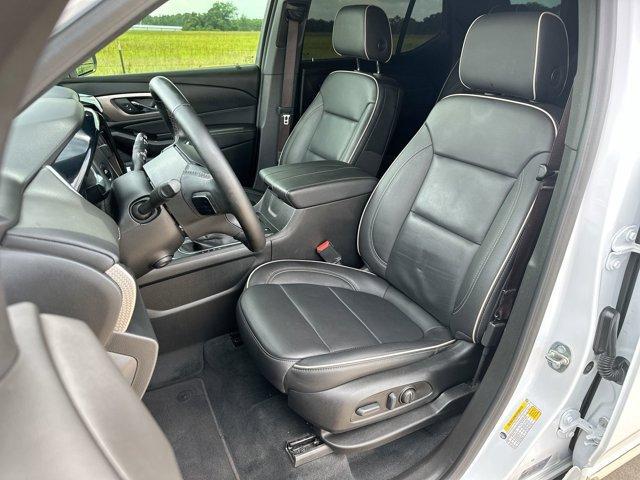 used 2023 Chevrolet Traverse car, priced at $40,995