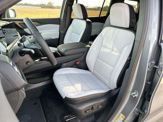 new 2026 Chevrolet Traverse car, priced at $58,495