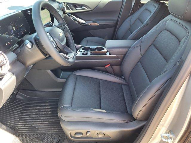 new 2026 Chevrolet Equinox car, priced at $34,076