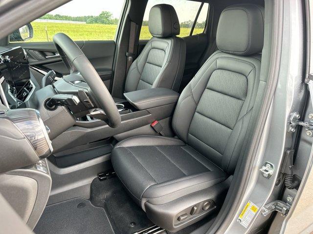 new 2026 Chevrolet Equinox car, priced at $32,918